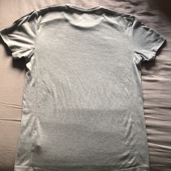 Unisex grey adidas shirt size small - Picture 3 of 3